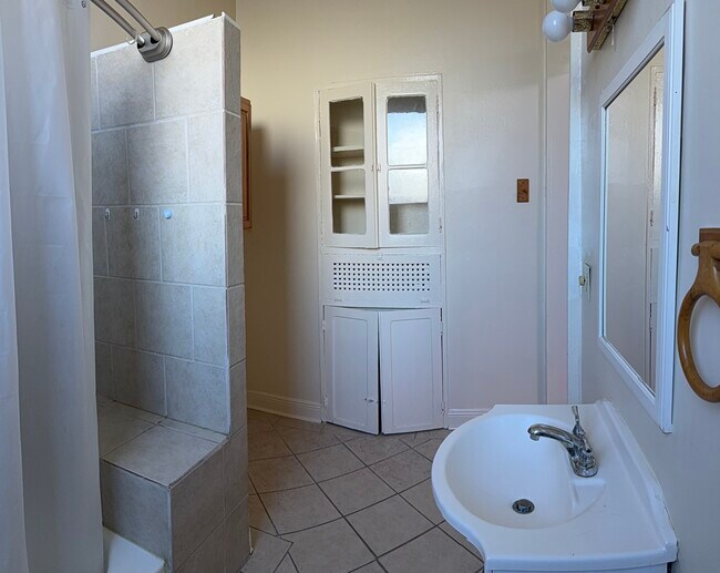 Foto del edificio - 2115 Marengo St