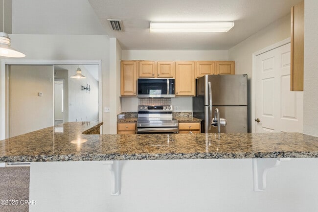 Building Photo - 1109 Lighthouse Rd