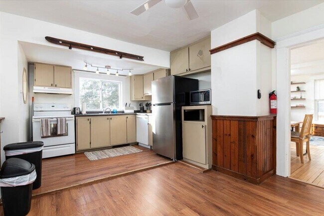 Foto del edificio - 122 Oak St