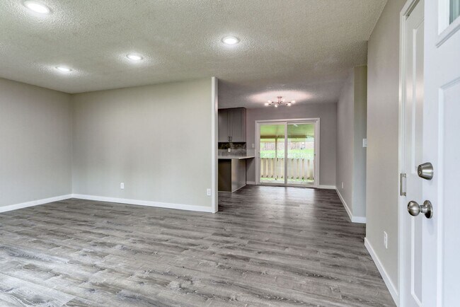 Building Photo - 1727 Pecan St