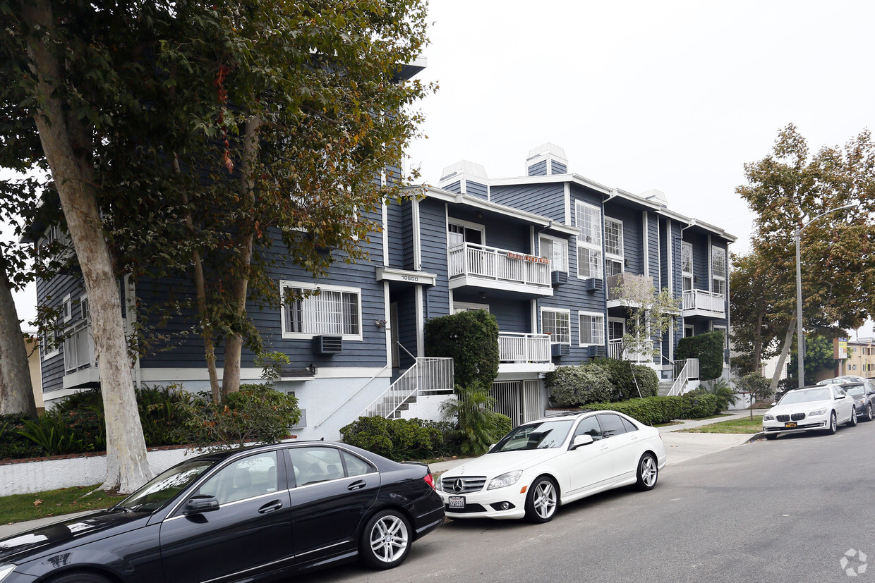 Building Photo - 10600-1061 Rose Ave