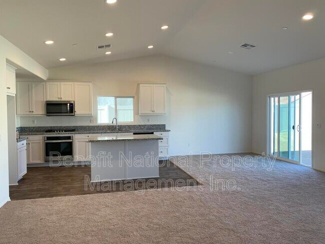 Building Photo - 30850 Pony Express Dr