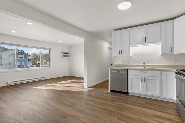 Foto del edificio - 117 Washburn Rd