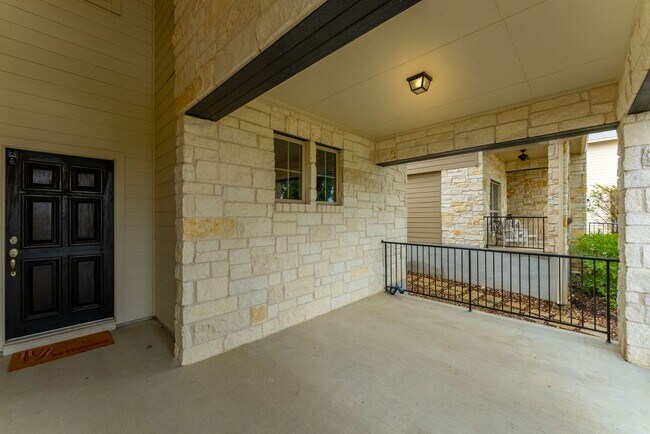 Building Photo - Stunning 5 bed / 3.5 bath in Georgetown