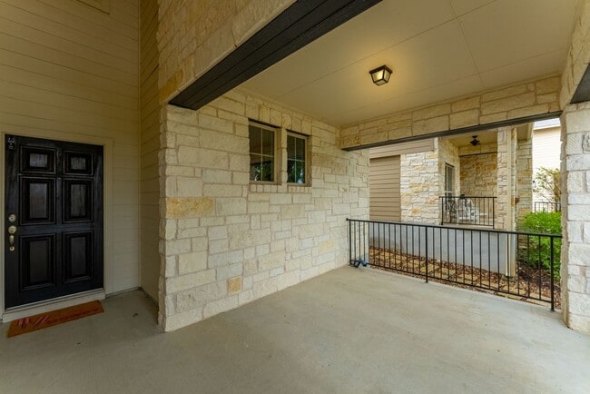 Foto del edificio - Stunning 5 bed / 3.5 bath in Georgetown