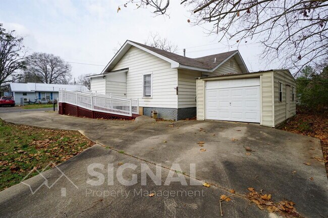 Foto del edificio - 217 1st Ave SE