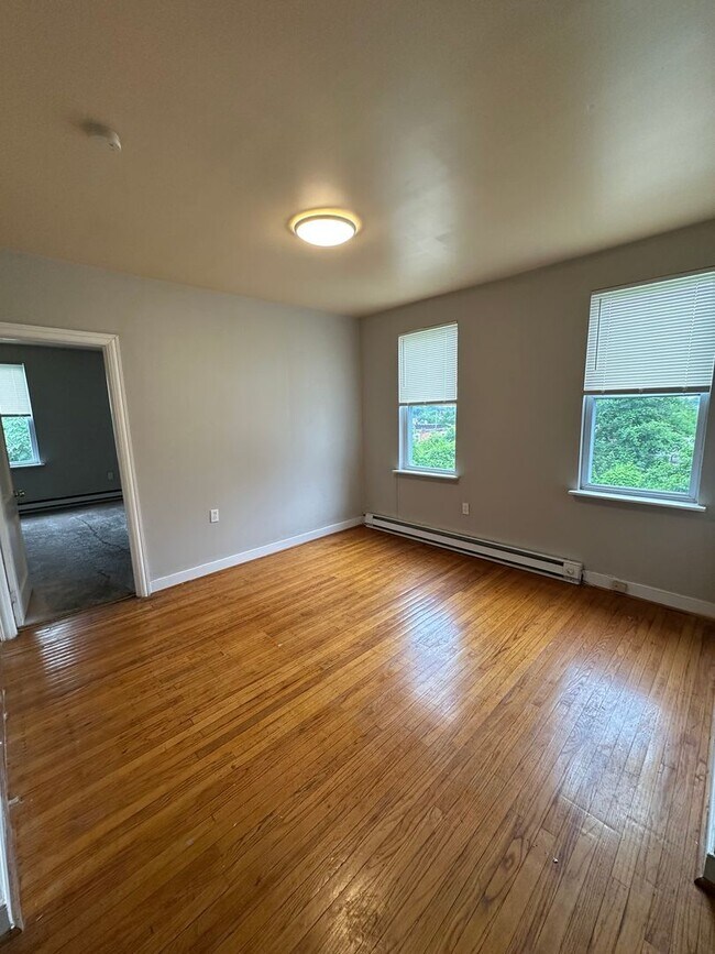 Foto del edificio - 412 E Walnut Ln