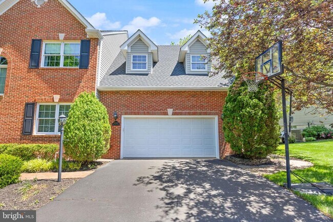 Foto del edificio - 46448 Montgomery Pl