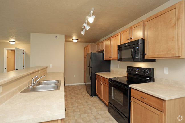 Kitchen - Northridge Estates/Perfect Location