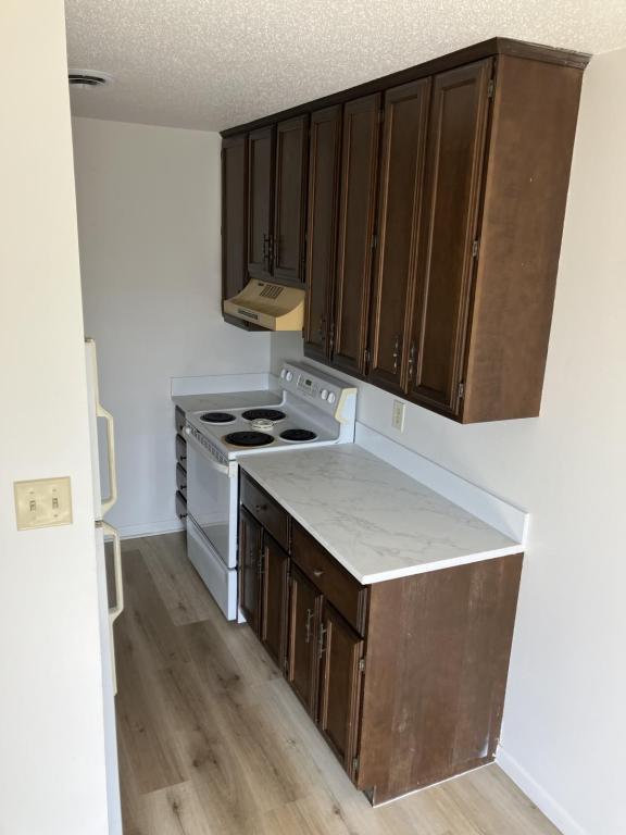 Building Photo - 407 2nd St