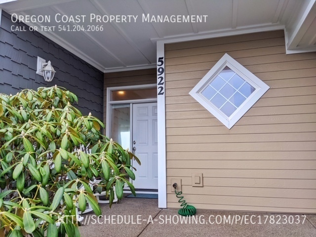 Building Photo - Stunning Ocean Front Furnished Condo
