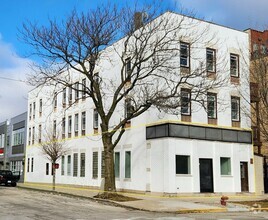 Building Photo - 449 N Elizabeth St