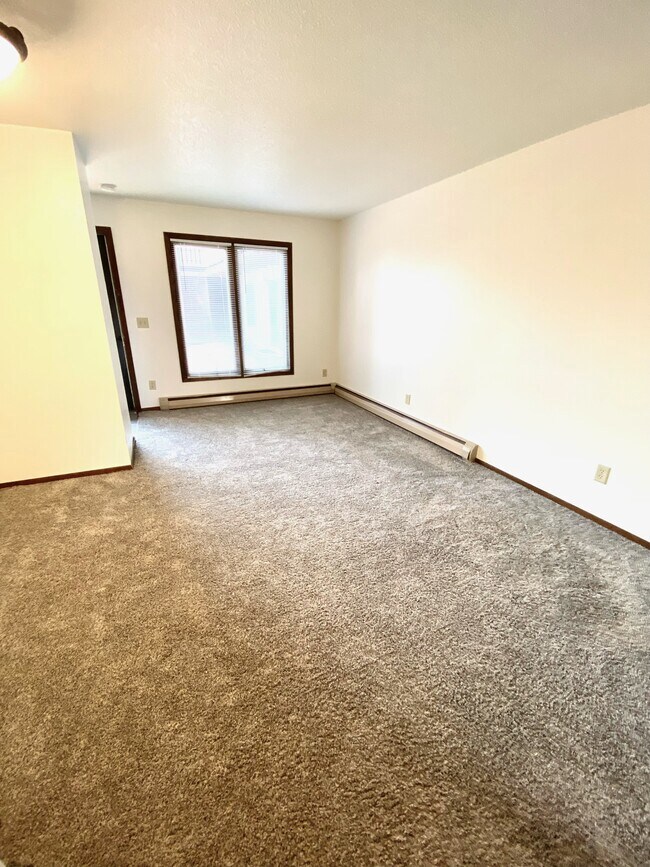 Foto del edificio - 1825 Baxter Ave