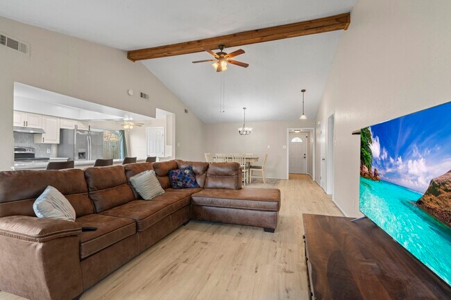 Foto del edificio - 304 Old Course Dr