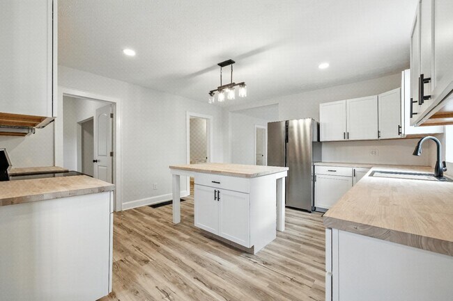 Foto del edificio - 260 E Beecher St