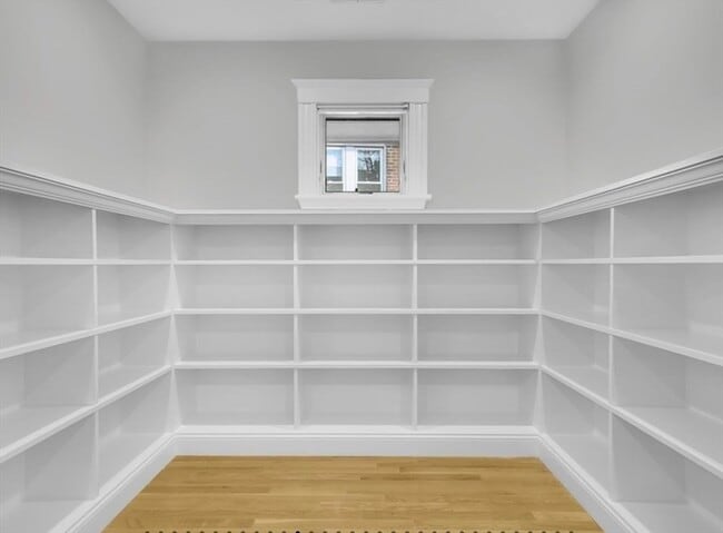 Building Photo - 142 Sutherland Rd