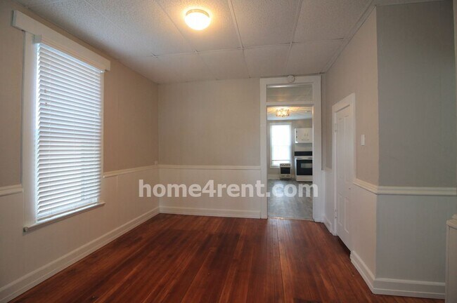 Foto del edificio - Updated Strawberry Hill Bungalow So much new