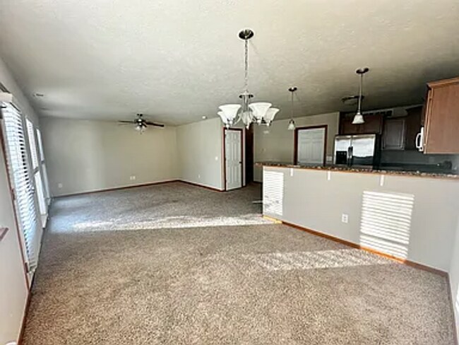 Foto del edificio - 1750 N 177th Plaza