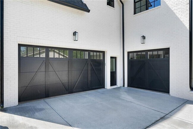 Building Photo - 312 Meadow Dr