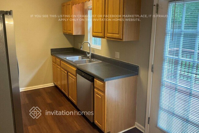 Building Photo - 131 Wayne Ave