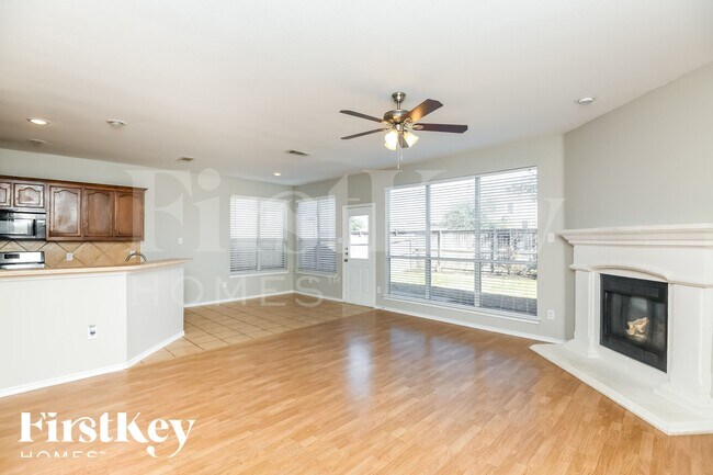 Foto del edificio - 6321 Melanie Dr