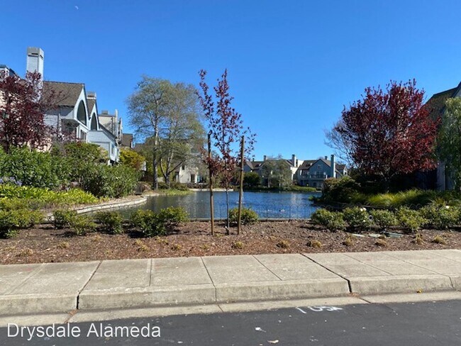 Building Photo - 3 br, 3 bath House - 15 Invincible Court (LO)