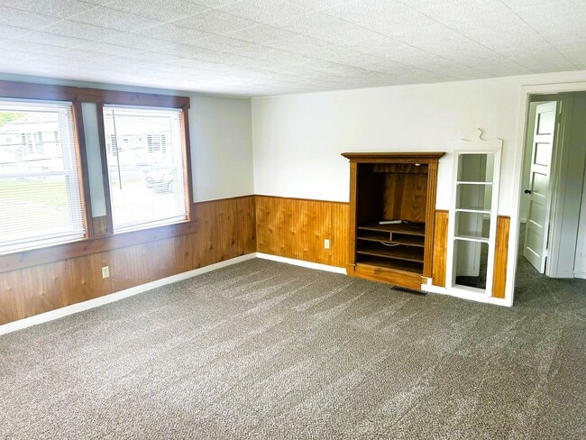 Building Photo - 110 Capitol Blvd