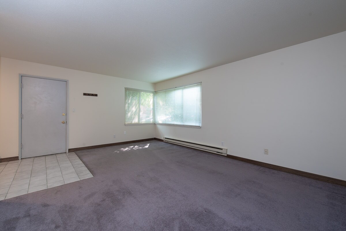 Primary Photo - 206 11th Ave E