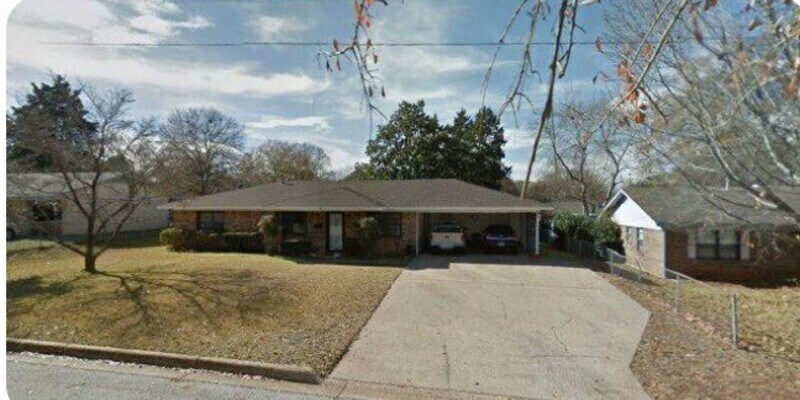 Primary Photo - 121 Cedar Heights