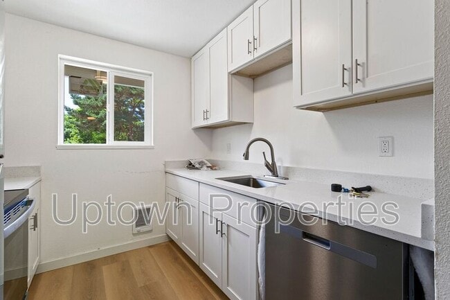 Building Photo - 12180 SW Calico Ct