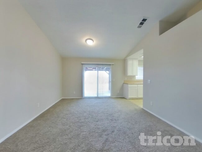 Building Photo - 16348 Appletree Ln