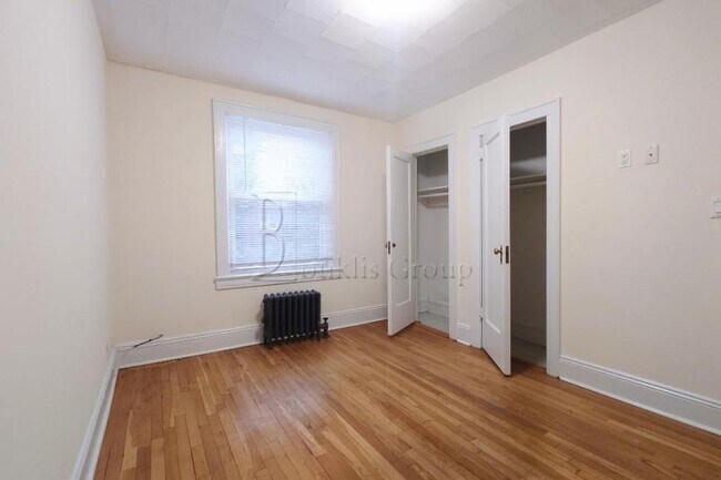 Photo - 3 bedroom in ASTORIA NY 11103 Apartment