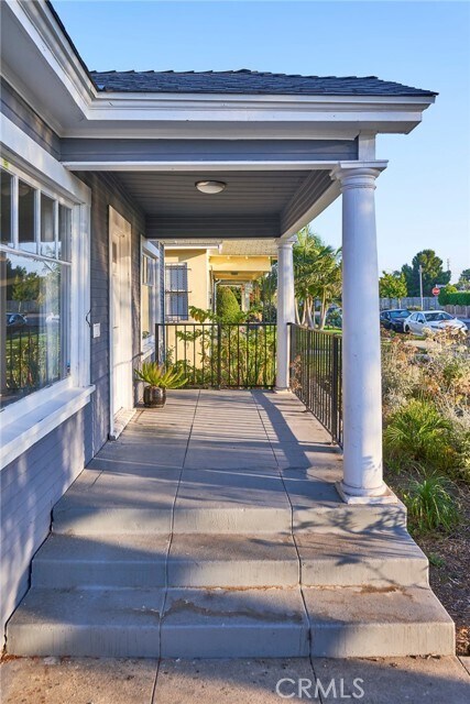 Building Photo - 3708 3rd Ave