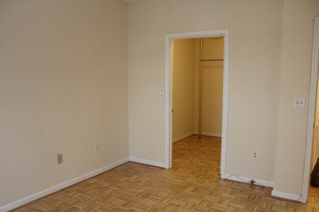 Building Photo - 14300 Grape Holly Grove