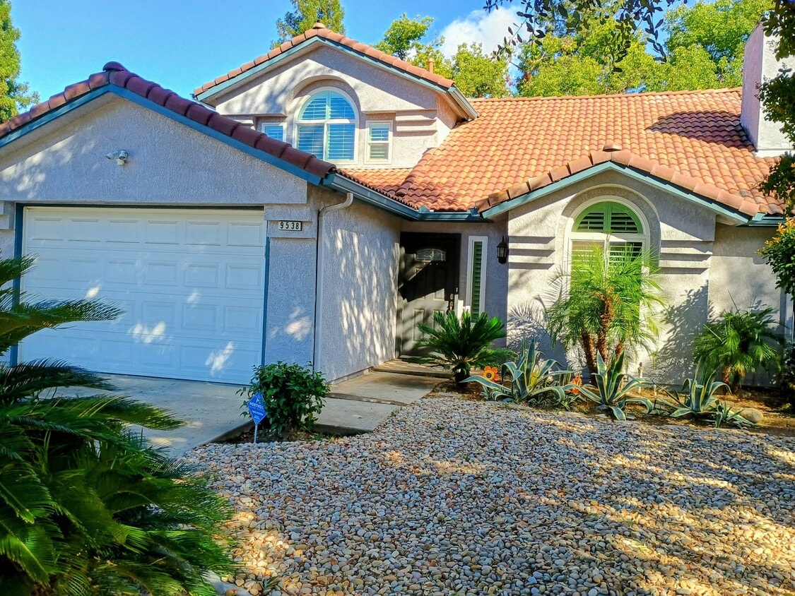Foto principal - 9538 N Barton Ave