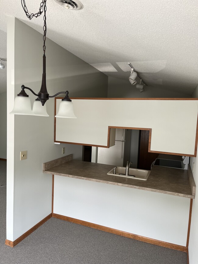 Dining Area - 207 Greenwich Dr