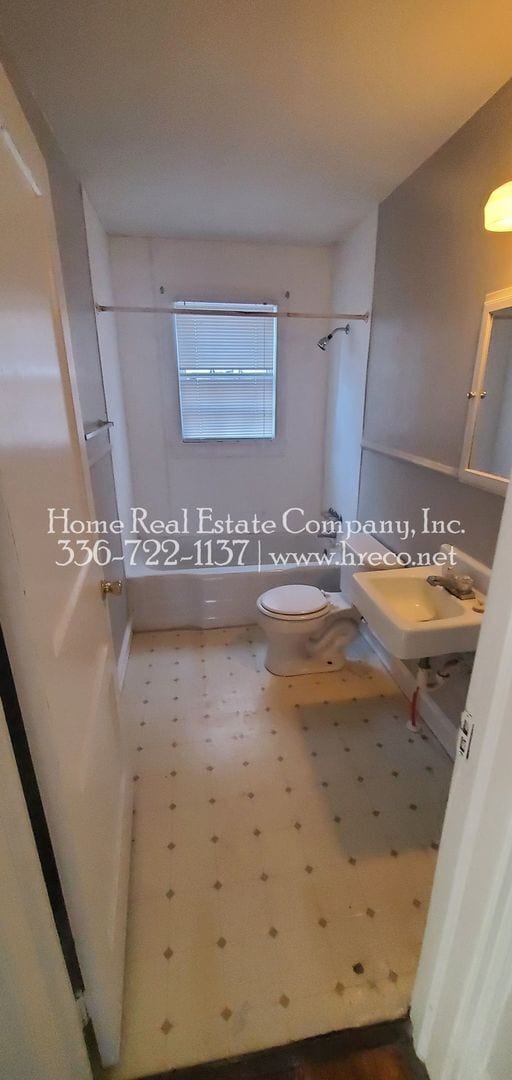 Building Photo - 421 E. 27th Street