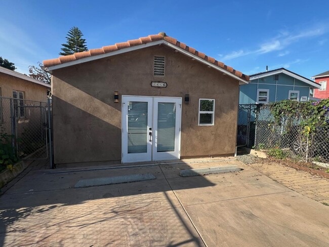 Building Photo - 3456 Madison St