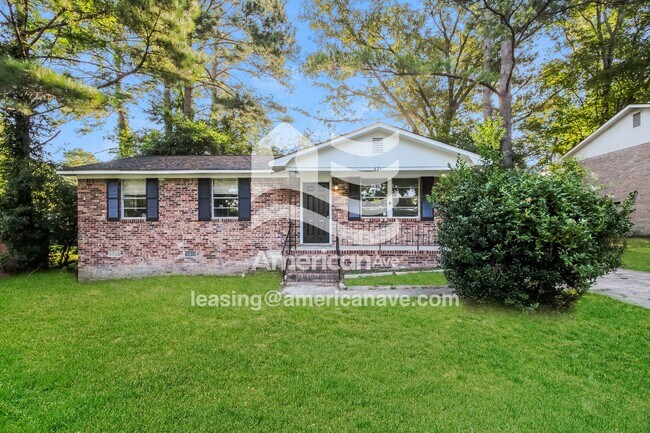 Building Photo - 421 Hickory Ridge Dr