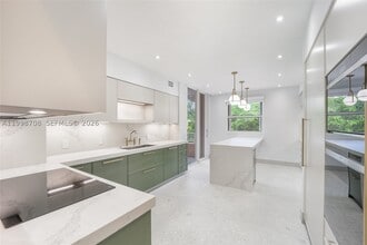 Building Photo - 737 Crandon Blvd
