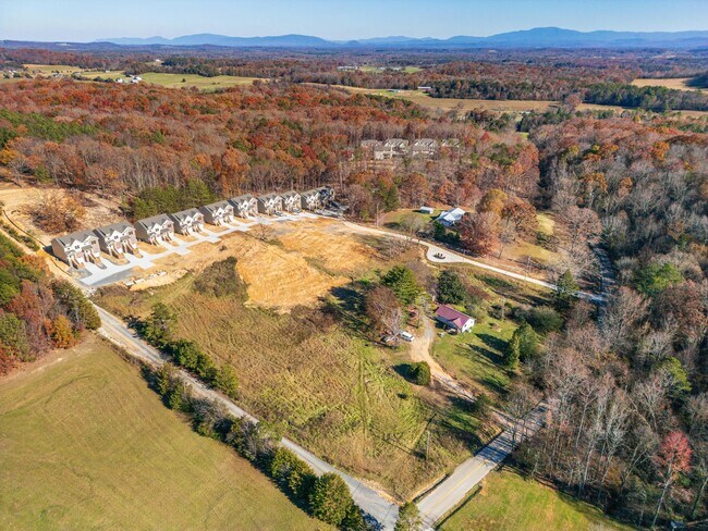 Foto del edificio - 383 Hungry Hollow Rd SE