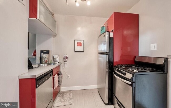 Building Photo - 801 N Pitt St