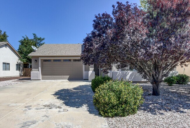 Foto del edificio - 5879 N Bronco Ln