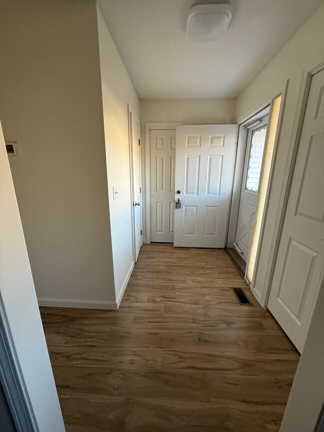 Foto principal - 76 Oak Ridge Dr