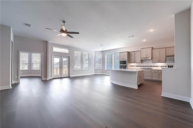 Building Photo - 133 White Steppe Way
