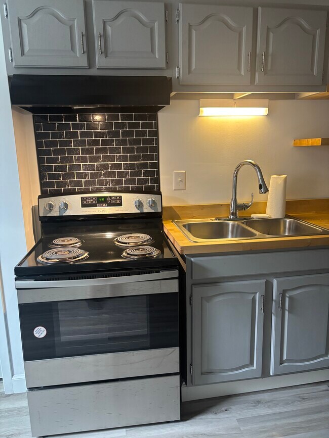 Stove - 38 N Main St