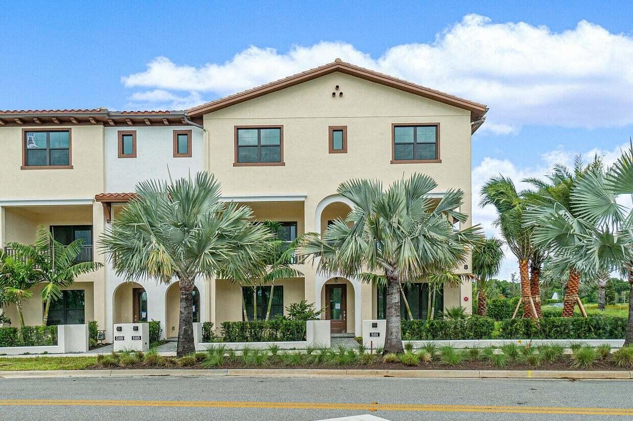 5101 Beckman Ter, Palm Beach Gardens, FL 33418 Townhome Rentals in