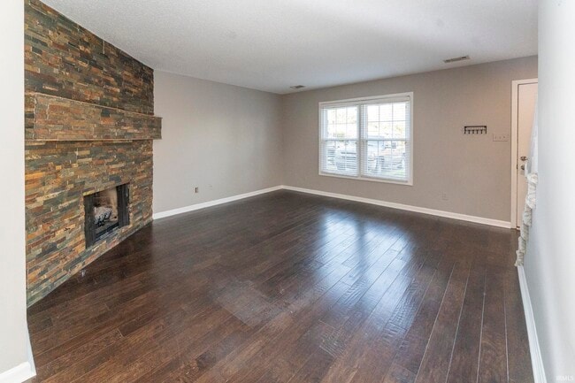 Building Photo - 107 Olde Newburgh Dr