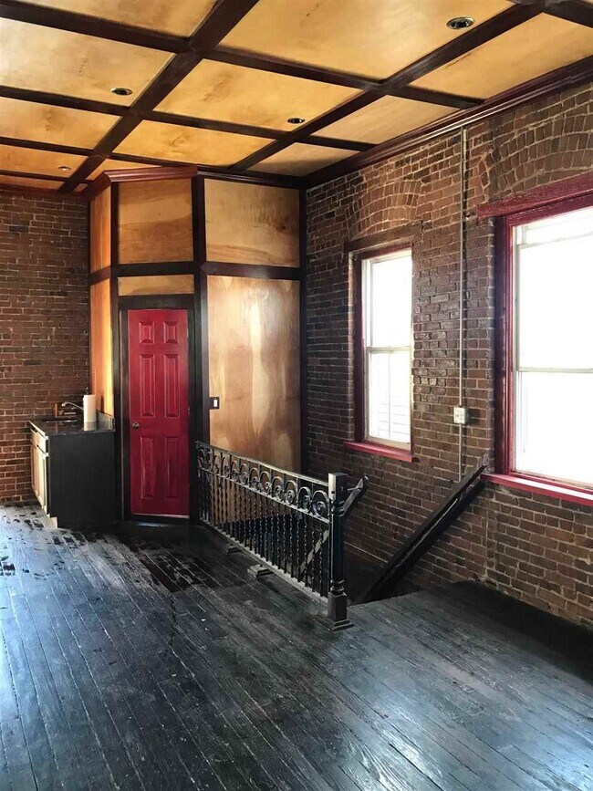 Building Photo - 78 Lake St