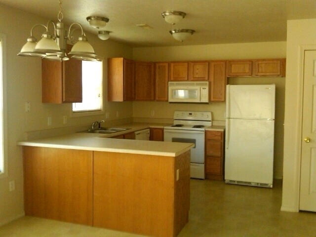 Building Photo - 3 Bedroom House in Merriam Woods